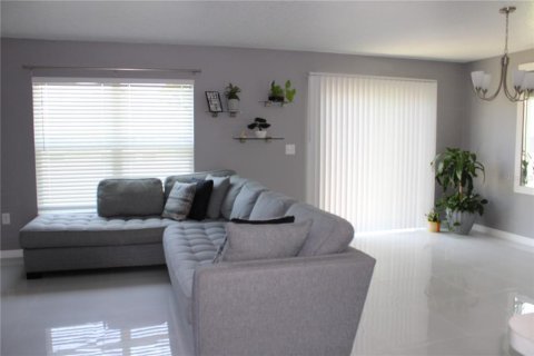 House in Kissimmee, Florida 4 bedrooms, 163.23 sq.m. № 1842153 - photo 9
