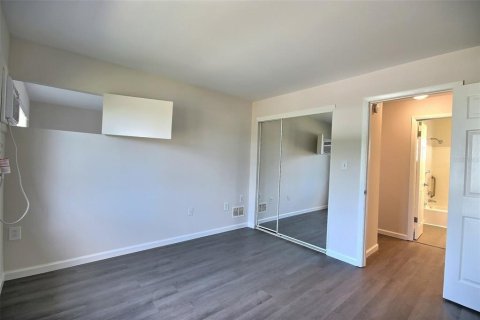 Condo in Bradenton, Florida, 1 bedroom  № 2234190 - photo 16
