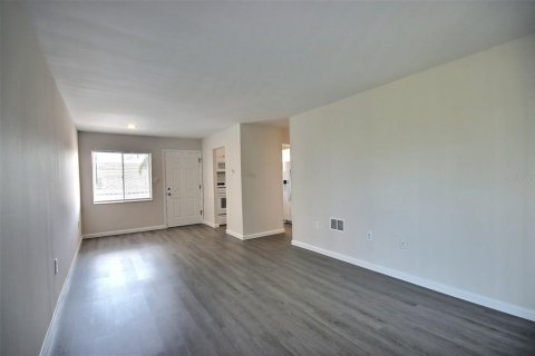 Condo in Bradenton, Florida, 1 bedroom  № 2234190 - photo 13