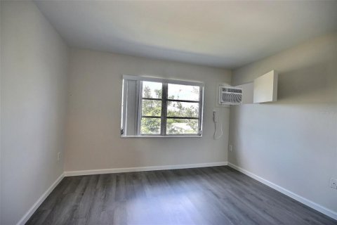 Condo in Bradenton, Florida, 1 bedroom  № 2234190 - photo 15