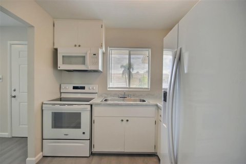 Condo in Bradenton, Florida, 1 bedroom  № 2234190 - photo 6