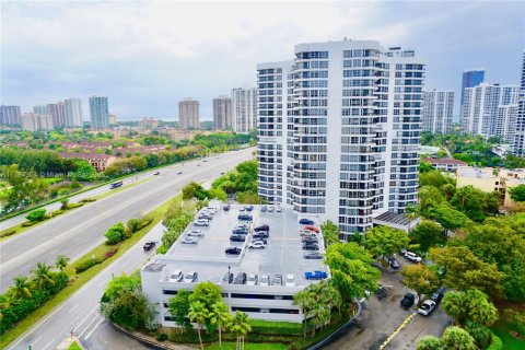 Condominio en venta en Aventura, Florida, 2 dormitorios, 109.72 m2 № 1706159 - foto 1