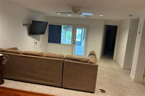 House in New Smyrna Beach, Florida 4 bedrooms, 329.43 sq.m. № 1777447 - photo 21