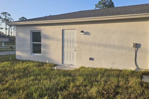 House in Lehigh Acres, Florida 3 bedrooms, 98.29 sq.m. № 2086649 - photo 15