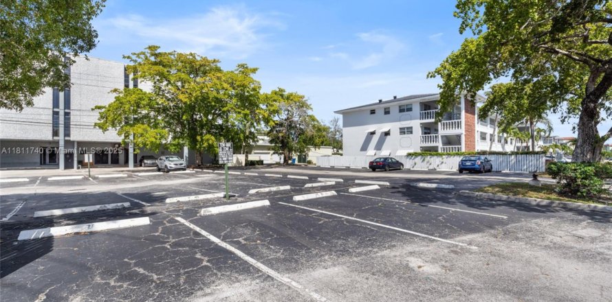 Propiedad comercial en Fort Lauderdale, Florida № 1755827