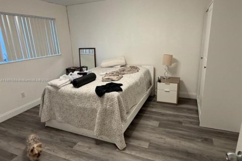 Condo in North Miami, Florida, 2 bedrooms № 1953971 - photo 9