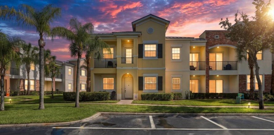 Condominio en Port St. Lucie, Florida, 3 dormitorios № 2192576