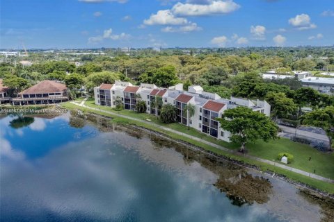 Copropriété à vendre à Oakland Park, Floride: 2 chambres, 85.47 m2 № 1897244 - photo 7