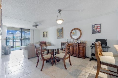 Copropriété à vendre à Oakland Park, Floride: 2 chambres, 85.47 m2 № 1897244 - photo 3