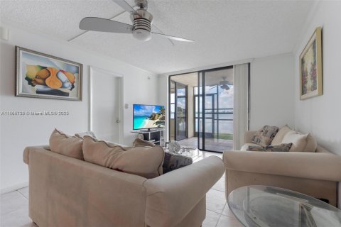Copropriété à vendre à Oakland Park, Floride: 2 chambres, 85.47 m2 № 1897244 - photo 2