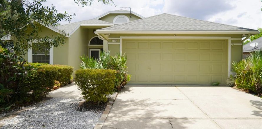 House in Plant City, Florida 3 bedrooms, 139.73 sq.m. № 2149018