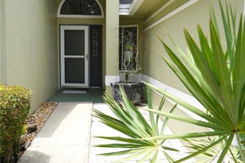 House in Plant City, Florida 3 bedrooms, 139.73 sq.m. № 2149018 - photo 2