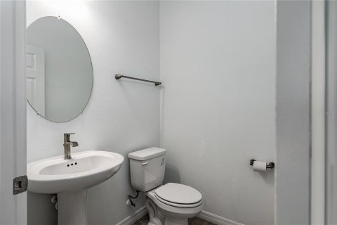 Townhouse in Sarasota, Florida 3 bedrooms, 172.15 sq.m. № 2273014 - photo 11