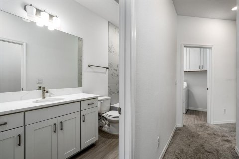 Townhouse in Sarasota, Florida 3 bedrooms, 172.15 sq.m. № 2273014 - photo 21