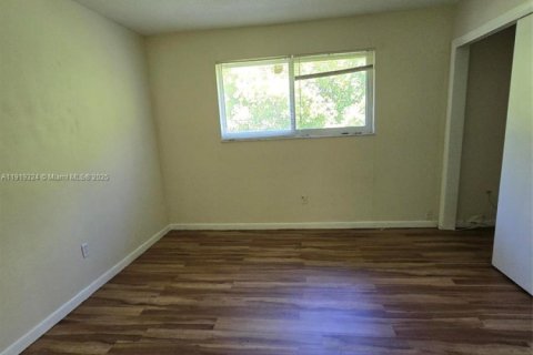 Appartement à louer à Pembroke Pines, Floride: 1 chambre, 728.26 m2 № 1975817 - photo 5