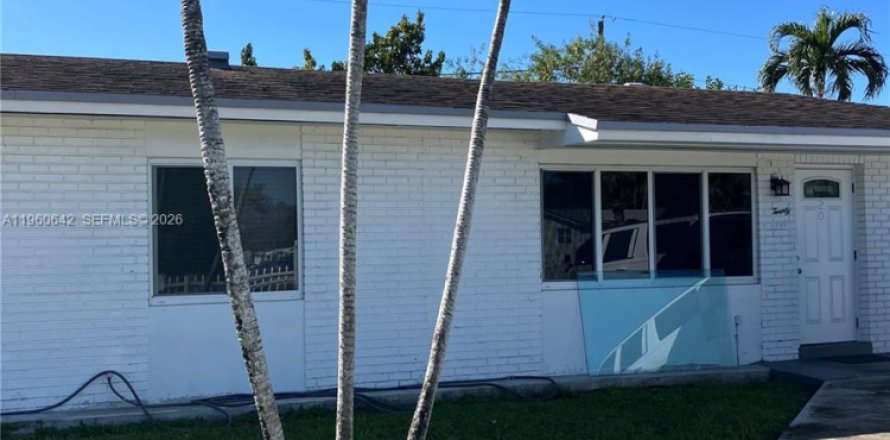 Дом в Майами-Гарденс, Флорида 3 спальни, 152.27м2 № 2023264