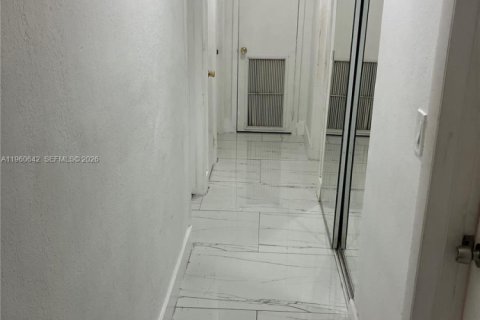 Купить виллу или дом в Майами-Гарденс, Флорида 3 спальни, 152.27м2, № 2023264 - фото 8