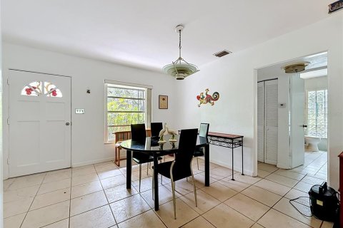 House in Saint Petersburg, Florida 2 bedrooms, 125.42 sq.m. № 2104566 - photo 6