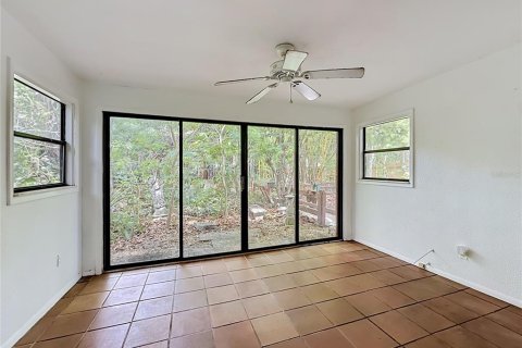 House in Saint Petersburg, Florida 2 bedrooms, 125.42 sq.m. № 2104566 - photo 26