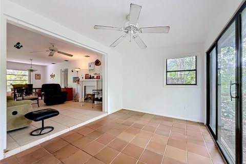 House in Saint Petersburg, Florida 2 bedrooms, 125.42 sq.m. № 2104566 - photo 28