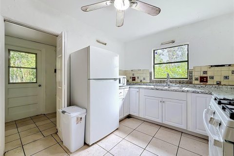 House in Saint Petersburg, Florida 2 bedrooms, 125.42 sq.m. № 2104566 - photo 14