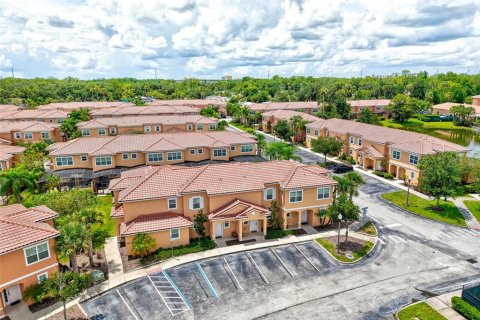 Adosado en venta en Kissimmee, Florida, 3 dormitorios, 178.65 m2 № 1904254 - foto 4