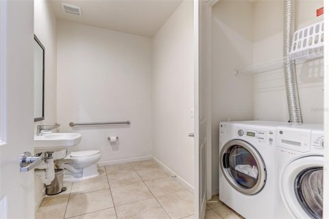 Adosado en venta en Kissimmee, Florida, 3 dormitorios, 178.65 m2 № 1904254 - foto 25