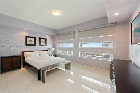 Copropriété à louer à Miami, Floride: 5 chambres, 401.99 m2 № 1878827 - photo 23