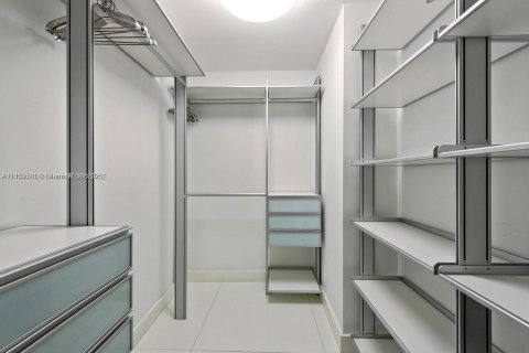 Copropriété à louer à Miami, Floride: 5 chambres, 401.99 m2 № 1878827 - photo 25