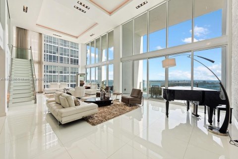 Copropriété à louer à Miami, Floride: 5 chambres, 401.99 m2 № 1878827 - photo 2