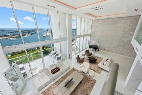 Copropriété à louer à Miami, Floride: 5 chambres, 401.99 m2 № 1878827 - photo 13