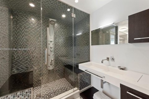 Copropriété à louer à Miami, Floride: 5 chambres, 401.99 m2 № 1878827 - photo 21