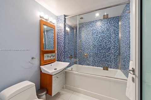 Copropriété à louer à Miami, Floride: 5 chambres, 401.99 m2 № 1878827 - photo 12