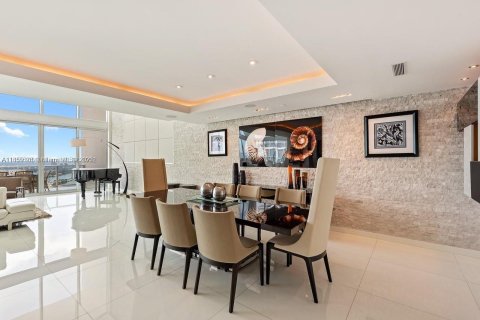 Copropriété à louer à Miami, Floride: 5 chambres, 401.99 m2 № 1878827 - photo 4