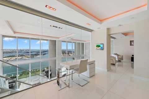 Copropriété à louer à Miami, Floride: 5 chambres, 401.99 m2 № 1878827 - photo 14