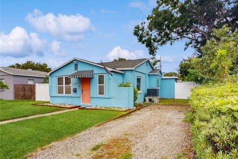 House in Saint Petersburg, Florida 2 bedrooms, 112.78 sq.m. № 1824252 - photo 3