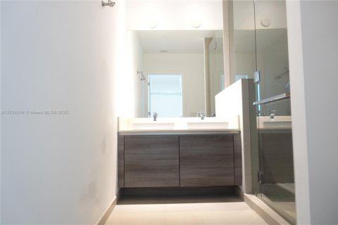 Купить кондоминиум в Майами, Флорида 2 спальни, 105.35м2, № 1821710 - фото 25