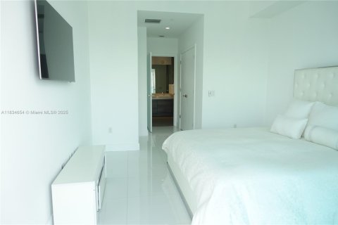 Купить кондоминиум в Майами, Флорида 2 спальни, 105.35м2, № 1821710 - фото 20