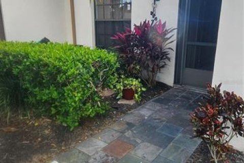 Touwnhouse à vendre à Tampa, Floride: 2 chambres, 102.1 m2 № 2144911 - photo 3