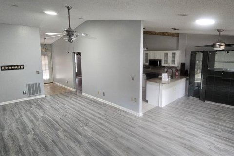 Touwnhouse à vendre à Tampa, Floride: 2 chambres, 102.1 m2 № 2144911 - photo 12