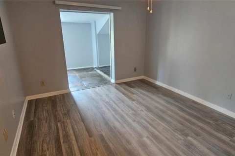 Touwnhouse à vendre à Tampa, Floride: 2 chambres, 102.1 m2 № 2144911 - photo 16