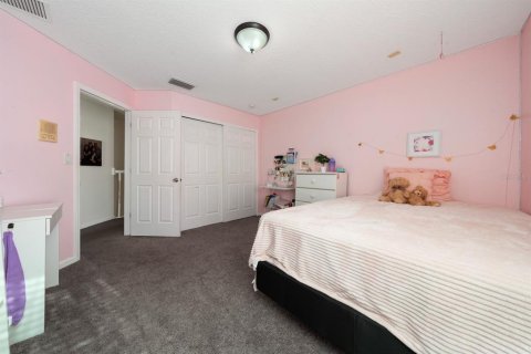 House in Orlando, Florida 5 bedrooms, 254.27 sq.m. № 1576468 - photo 15