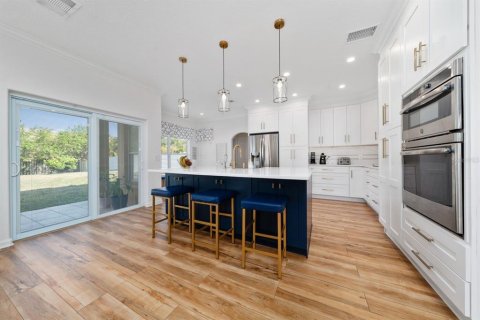 House in Orlando, Florida 5 bedrooms, 254.27 sq.m. № 1576468 - photo 6