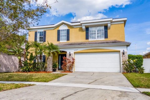 House in Orlando, Florida 5 bedrooms, 254.27 sq.m. № 1576468 - photo 1