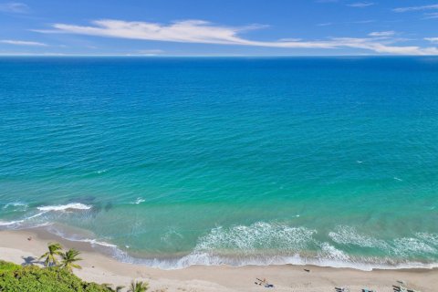 Condo in Highland Beach, Florida, 3 bedrooms  № 1116687 - photo 1