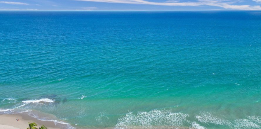 Condo in Highland Beach, Florida, 3 bedrooms № 1116687
