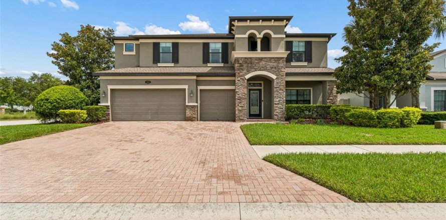 House in Lutz, Florida 5 bedrooms, 394.56 sq.m. № 2267393