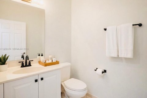 Townhouse in Homestead, Florida 4 bedrooms, 161.28 sq.m. № 2031904 - photo 12