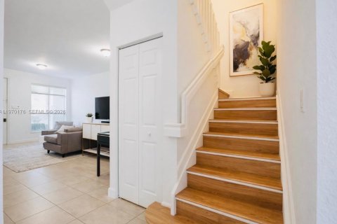 Townhouse in Homestead, Florida 4 bedrooms, 161.28 sq.m. № 2031904 - photo 15