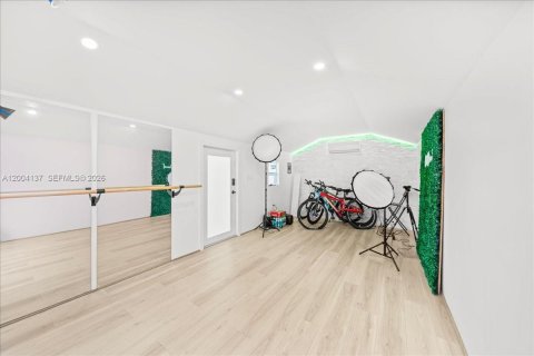 House in West Park, Florida 3 bedrooms, 125.88 sq.m. № 2068551 - photo 19